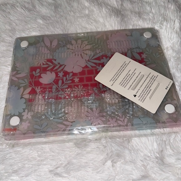 Floral MacBook 16 inch Case - Picture 4 of 5